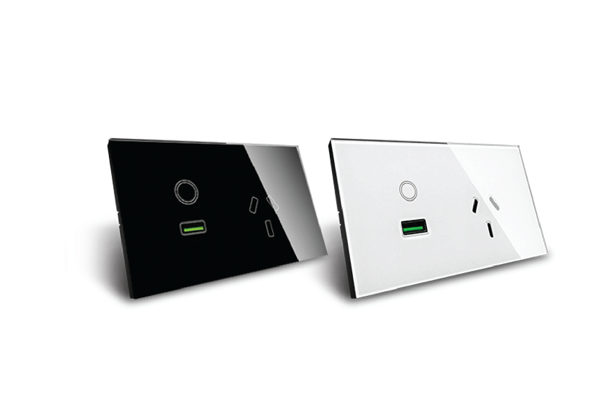 wifi smart 1 gang switched socket with 1 usb outlet